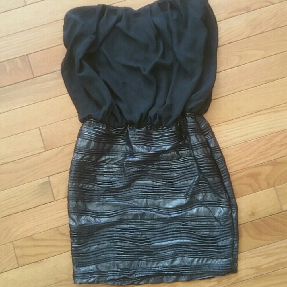 Dress - Picture 2 of 2